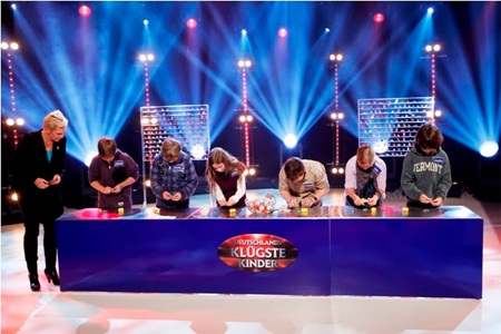 Vietnam’s Brainiest Kid - Gameshow trí tuệ tìm kiếm học sinh thông minh - 1 Vietnam’s Brainiest Kid - Gameshow trí tuệ tìm kiếm học sinh thông minh.
