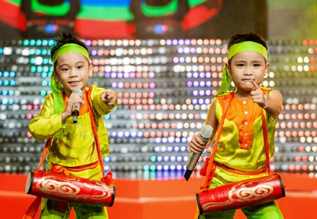 Đồ Rê Mí bùng cháy vũ điệu thế giới