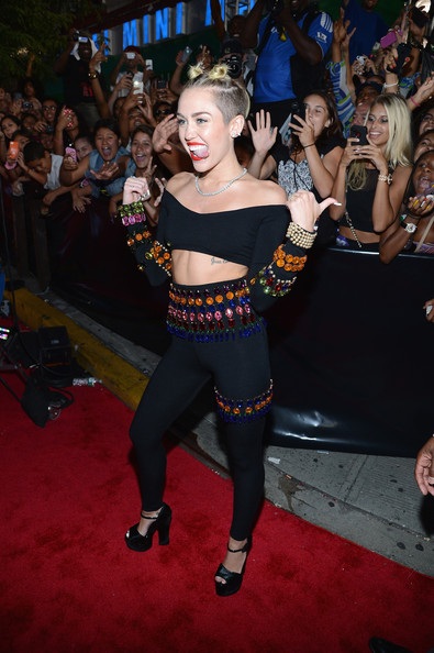 Người đẹp nô nức dự lễ trao giải MTV VMA - 9 VN