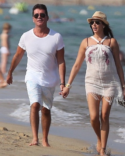 Simon Cowell công khai nắm tay bạn gái có bầu - 2 Simon Cowell công khai nắm tay bạn gái có bầu