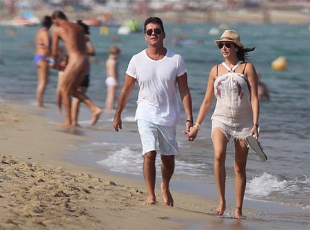 Simon Cowell công khai nắm tay bạn gái có bầu - 7 Simon Cowell công khai nắm tay bạn gái có bầu