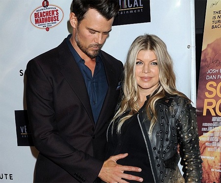 Fergie sinh con trai đầu lòng - 1 Vợ chồng Fergie đã lên chức bố mẹ