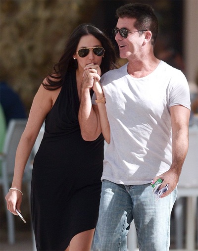 Simon Cowell hôn bạn gái trên phố - 5 VN