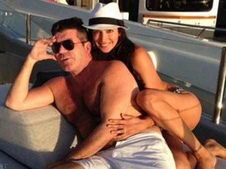 Simon Cowell đi du lịch trốn scandal - 1 Bức ảnh tình cảm giữa Simon và Lauren được phát tán trên mạng vào thứ 6 vừa rồi