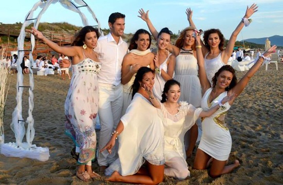 Nguyễn Thị Huyền dự đám cưới Hoa hậu Ý