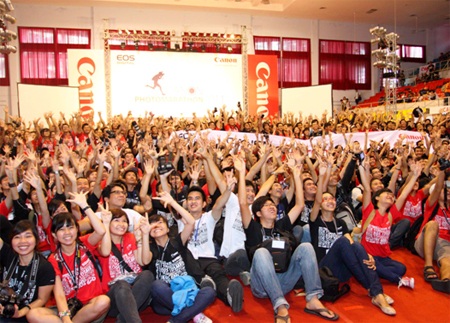 Ở giữa “khoảnh khắc” và “vĩnh cửu” - 1 Sân chơi nhiếp ảnh ý nghĩa cho người trẻ Việt Nam