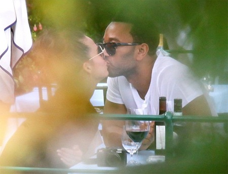 Siêu mẫu áo tắm tự tin “khoe”... vết rạn - 6 VN