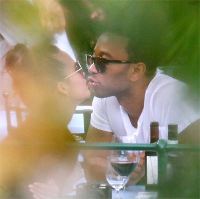 Siêu mẫu áo tắm tự tin “khoe”... vết rạn - 7 VN