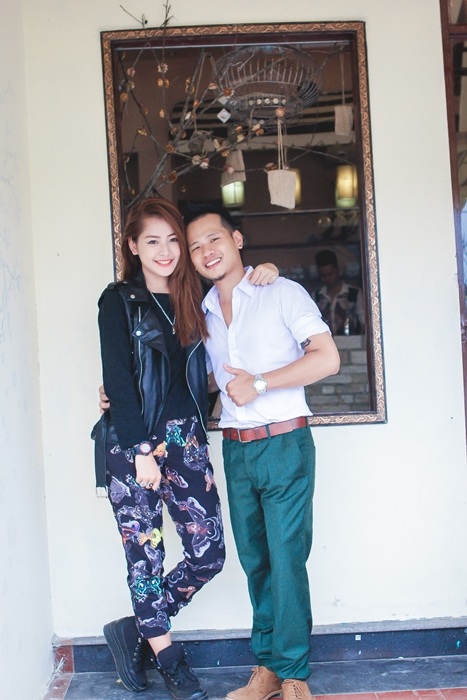 Chi Pu dự buổi ra mắt quán cà phê mới của chuyên gia trang điểm Hoàn Khang