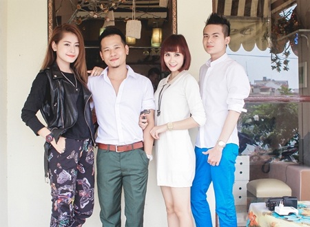 Chi Pu cá tính - Huyền Lizzie dịu dàng - 2 Hoàn Khang và bạn trai chụp hình với khách quý Chi Pu - Huyền Lizzie