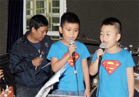 Tiết lộ giải thưởng cao nhất Đồ Rê Mí Đôi - 3 10 thí sinh quay MV Chào buổi sáng