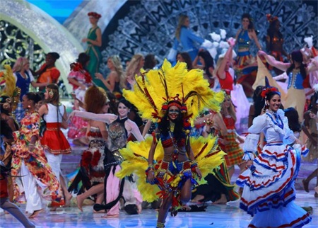 Cuộc thi HHTG 2013 không có phần thi áo tắm nhưng lại có nhiều đất diễn cho các hoa hậu tài năng