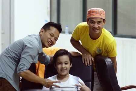 Chuyên gia trang điểm Hoàn Khang chăm chút “sắc đẹp” cho các bé Đồ Rê Mí - 1 Thu Huyền