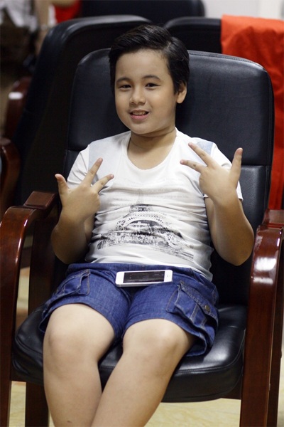 Chuyên gia trang điểm Hoàn Khang chăm chút “sắc đẹp” cho các bé Đồ Rê Mí - 3 Thu Huyền