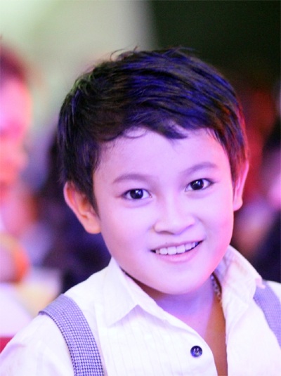 Chuyên gia trang điểm Hoàn Khang chăm chút “sắc đẹp” cho các bé Đồ Rê Mí - 4 Thu Huyền