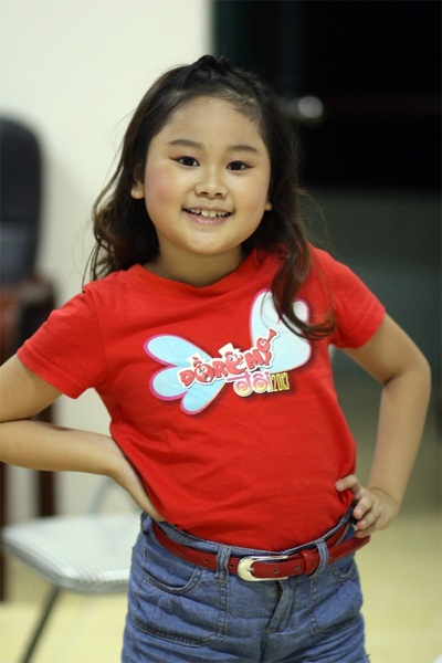 Chuyên gia trang điểm Hoàn Khang chăm chút “sắc đẹp” cho các bé Đồ Rê Mí - 7 Thu Huyền