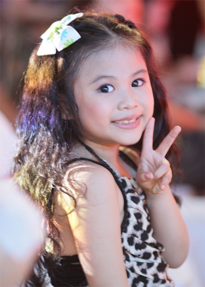 Chuyên gia trang điểm Hoàn Khang chăm chút “sắc đẹp” cho các bé Đồ Rê Mí - 11 Thu Huyền