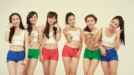 MC Kim Hằng quyến rũ trong game Ải Mỹ Nhân - 4 Các hot girl và lời cảm ơn game thủ đã sử dụng dịch vụ “Em gọi anh nhé”