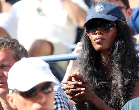 Siêu mẫu 9X gợi cảm khi đi xem tennis - 9 VN