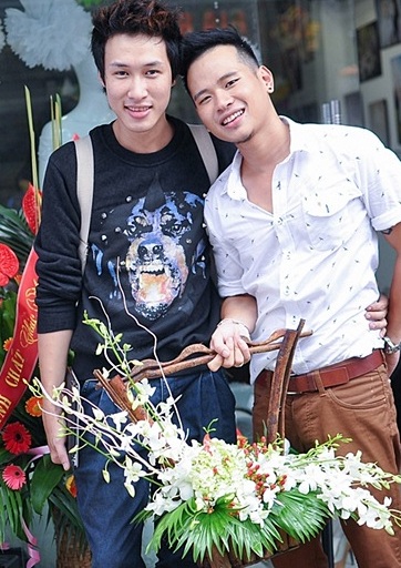 Bảo Trang - Bảo Trâm khoe vẻ cá tính - 9 Tiến Mạnh - Top 6 Project Runaway tới chúc mừng Hoàn Khang.