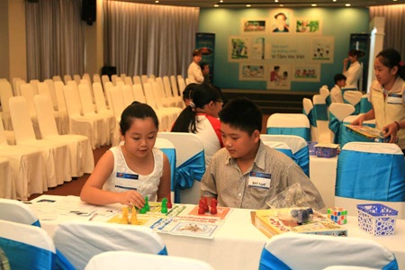 Những câu hỏi hài hước, câu trả lời độc và lạ - 4 Tham gia các trò chơi trí tuệ trong phòng chờ