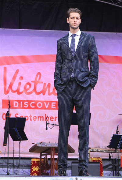 Thùy Dung, Hoàng Yến khoe sắc tại Scotland - 6 KM