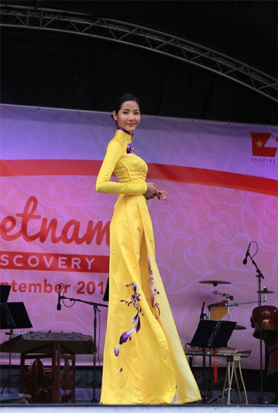 Thùy Dung, Hoàng Yến khoe sắc tại Scotland - 15 KM