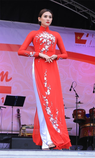 Thùy Dung, Hoàng Yến khoe sắc tại Scotland - 16 KM