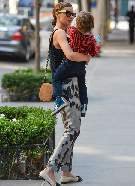 Miranda Kerr dùng toàn đồ hiệu đắt tiền - 3 VN