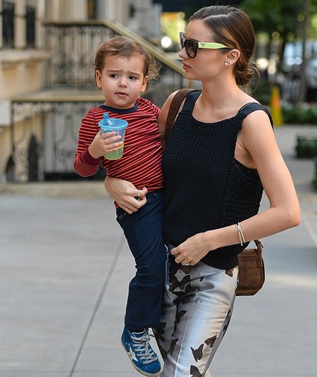 Miranda Kerr dùng toàn đồ hiệu đắt tiền - 4 VN