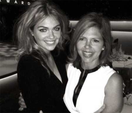Siêu mẫu 9X Kate Upton và mẹ Shelly - một vận động viên tennis chuyên nghiệp