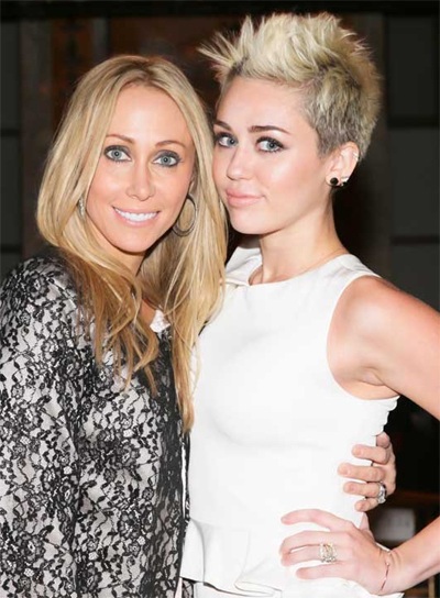 “Sao” và những bà mẹ xinh đẹp