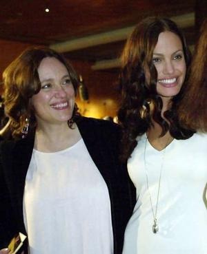 “Sao” nữ và những bà mẹ xinh đẹp