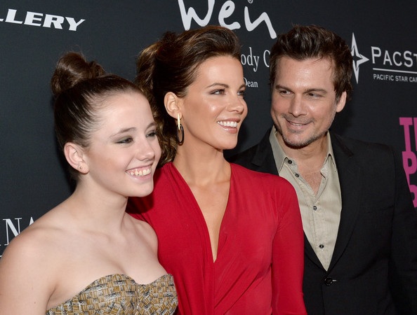 Con gái Kate Beckinsale ăn vận “gợi cảm” ở tuổi 14 - 6 VN