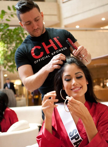 Người đẹp Hoàn vũ đươc chăm chút tận tình - 2 VN