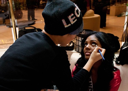 Người đẹp Hoàn vũ đươc chăm chút tận tình - 4 VN