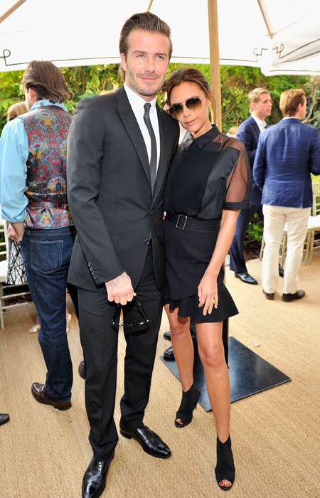 Victoria Beckham gây ấn tượng với váy ren xuyên thấu khoe vòng một - 6 VN