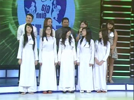 Gia đình tài tử hào hứng với thử thách nhạc ngoại - 1 Gia đình tài tử hào hứng với thử thách nhạc ngoại
