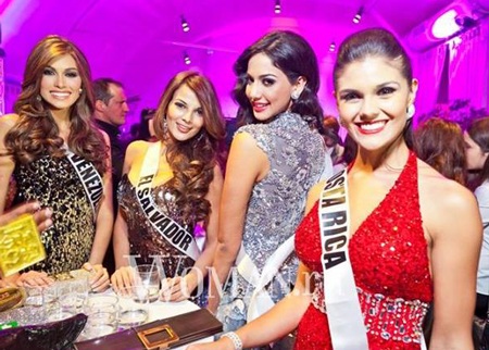 Trương Thị May và người đẹp hoàn vũ vui vẻ tiệc tùng - 5 VN