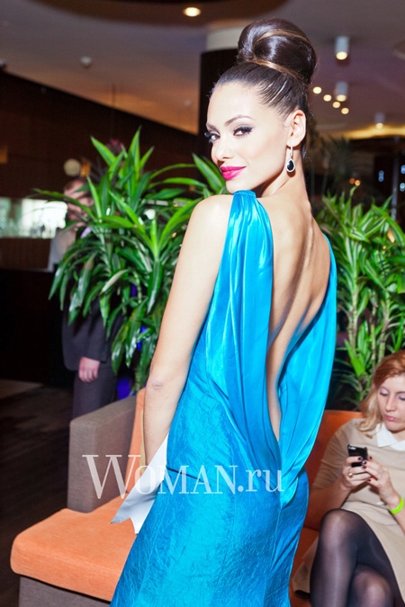 Trương Thị May và người đẹp hoàn vũ vui vẻ tiệc tùng - 9 VN