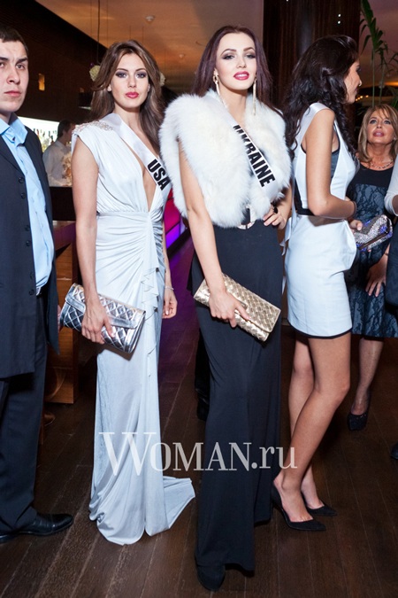 Trương Thị May và người đẹp hoàn vũ vui vẻ tiệc tùng - 15 VN