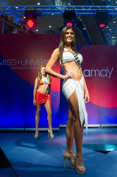 Người đẹp Hoàn vũ bốc lửa với bikini - 1 Người đẹp Hoàn vũ bốc lửa với bikini