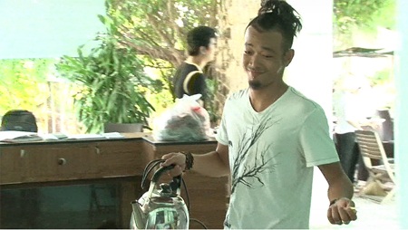 Hoàng Phi “cướp” áo dài của MC Bạn đường hợp ý