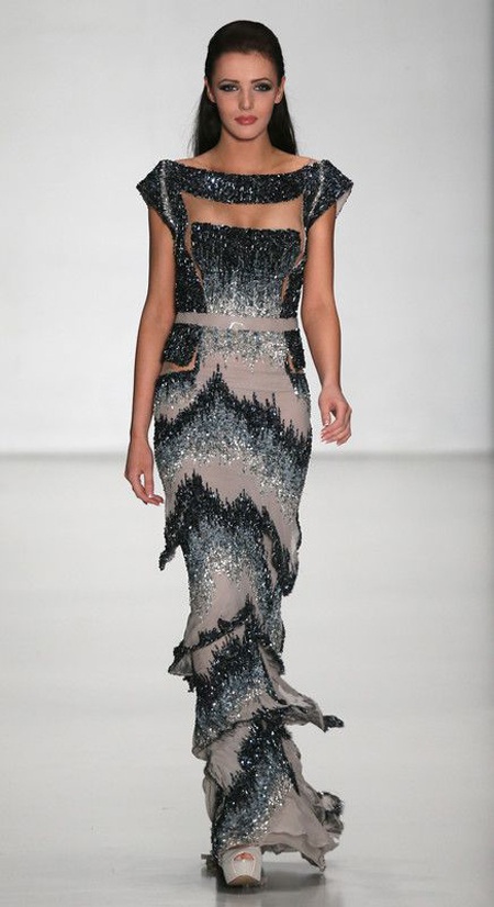 Người đẹp hoàn vũ đẹp kiêu sa trên sàn catwalk - 7 VN