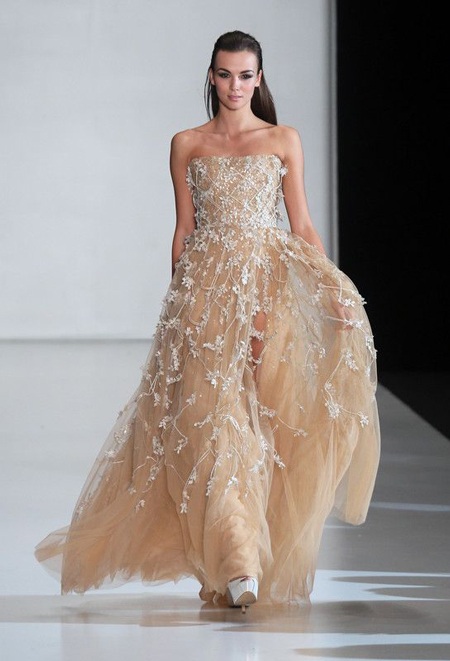 Người đẹp hoàn vũ đẹp kiêu sa trên sàn catwalk - 8 VN