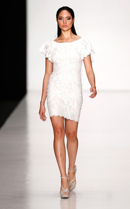 Người đẹp hoàn vũ đẹp kiêu sa trên sàn catwalk - 21 VN
