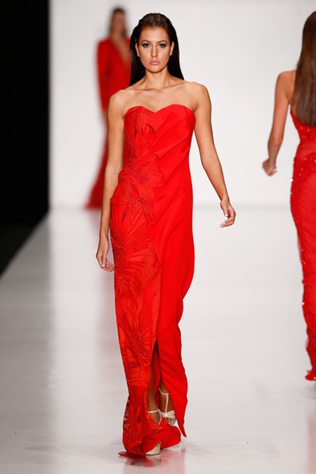 Người đẹp hoàn vũ đẹp kiêu sa trên sàn catwalk - 23 VN