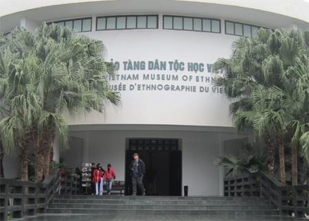 Bảo tàng Dân tộc học tiếp nhận tư liệu bộ VH Thái Lan gửi tặng