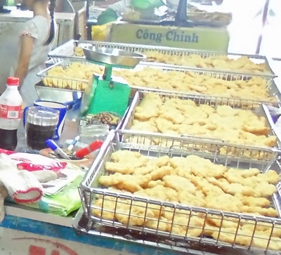 Chả mực giã tay Hoài Phương: “Miếng ngon” không thể thiếu trong kho tàng ẩm thực Việt - 2 Chả mực giã tay Hoài Phương: “Miếng ngon” không thể thiếu trong kho tàng ẩm thực Việt