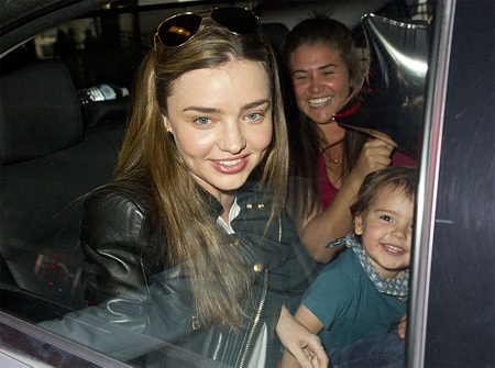 Miranda Kerr hạnh phúc khi hội ngộ con trai nhỏ - 1 VN